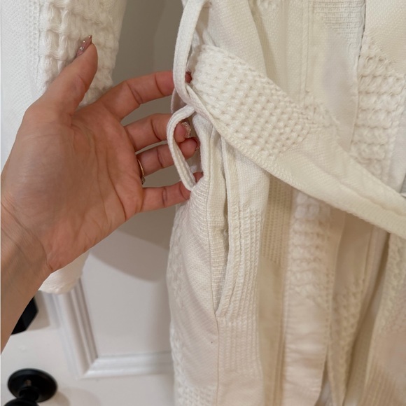 West Elm Robe | Geo Waffle Organic Cotton - Picture 5 of 10